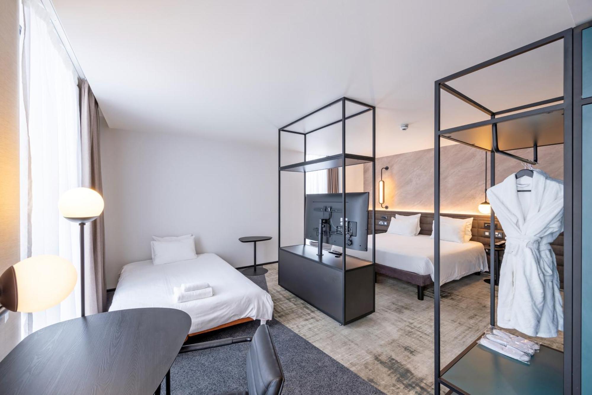 Novotel Liverpool Paddington Village Exterior photo